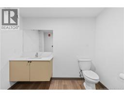 599 King George Highway, photo 24