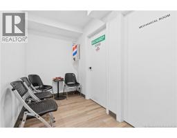 599 King George Highway, photo 23