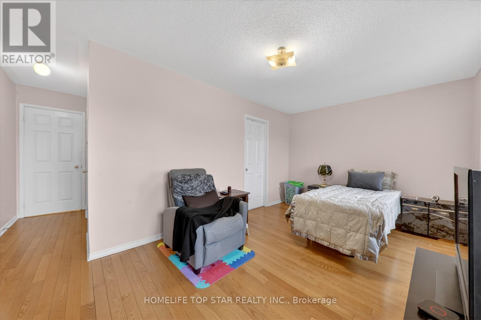 27 LAHORE CRESCENT - 20