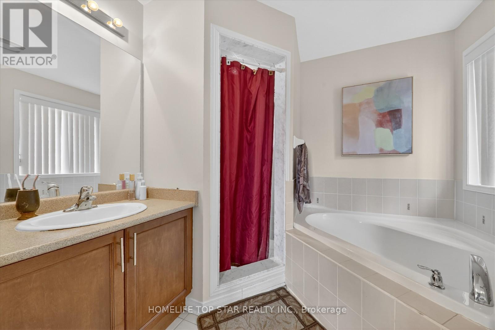 27 LAHORE CRESCENT - 22
