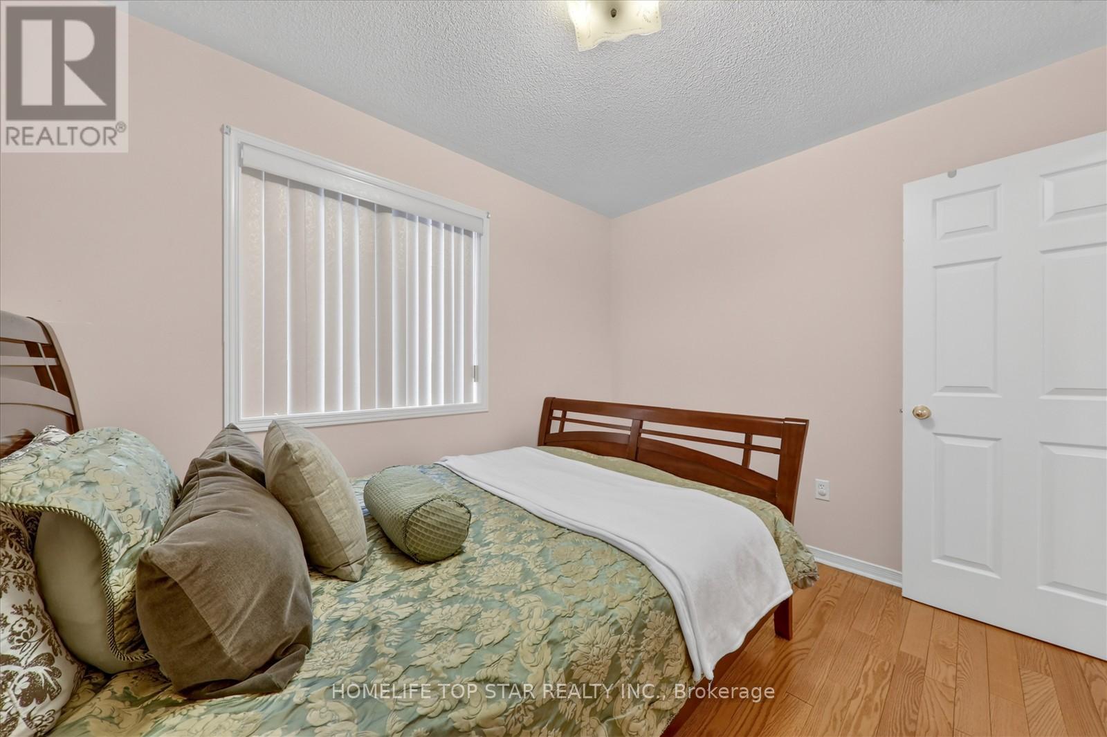 27 LAHORE CRESCENT - 26