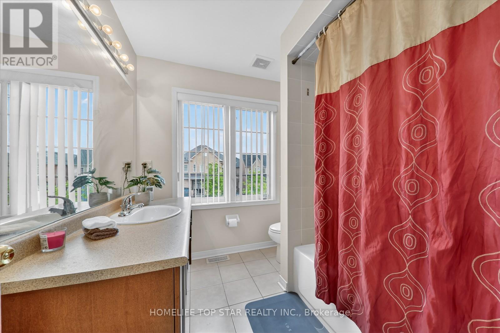 27 LAHORE CRESCENT - 27