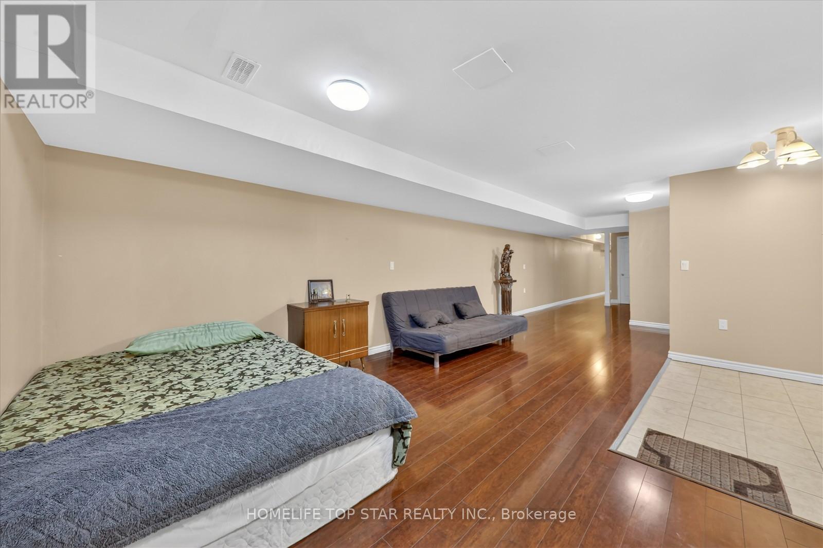 27 LAHORE CRESCENT - 34
