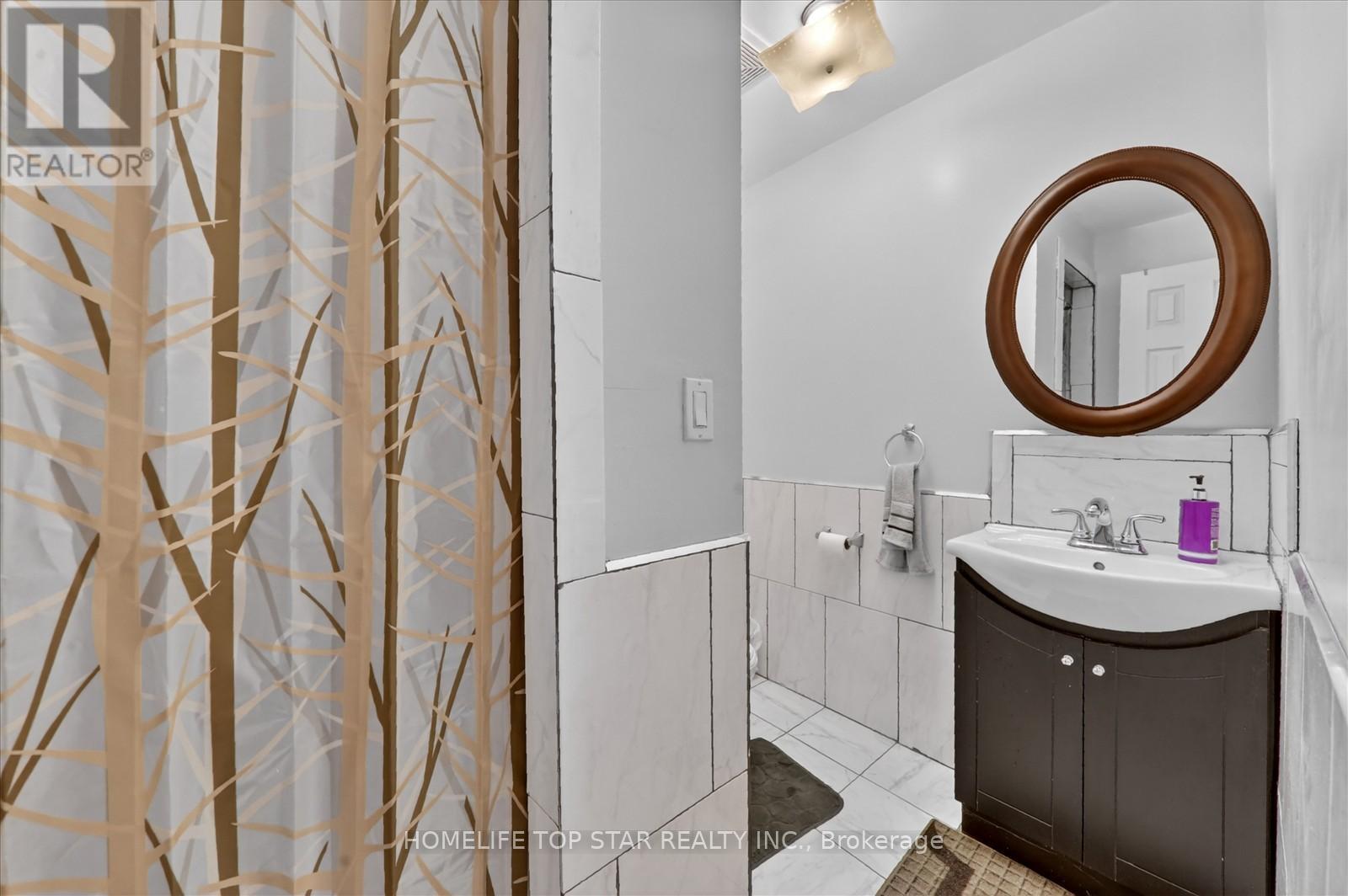 27 LAHORE CRESCENT - 35