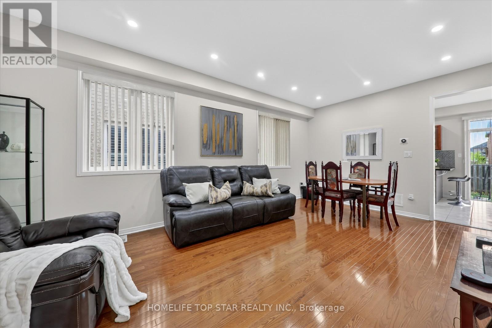 27 LAHORE CRESCENT - 9