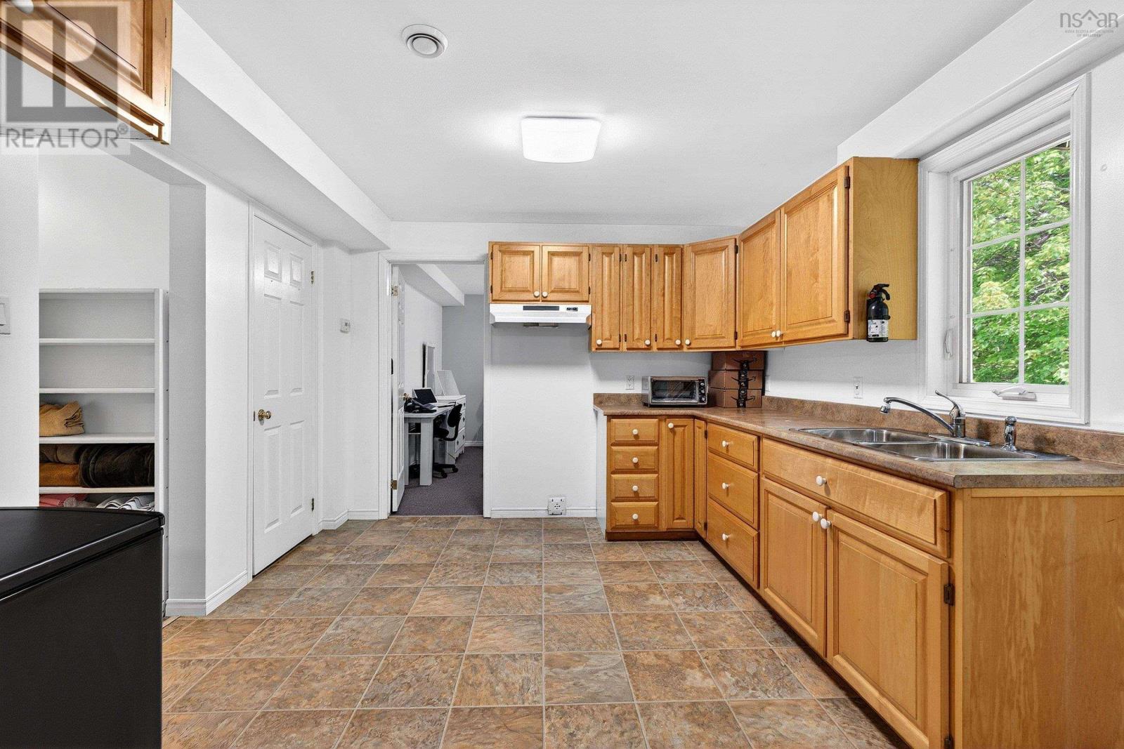 Property 42 of 47 of 7 Parkview Lane