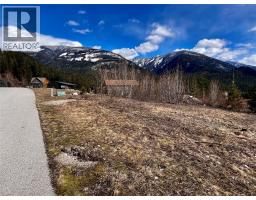 247 Fullmoon Road, Rosebery, BC V0G1S1 Photo 13