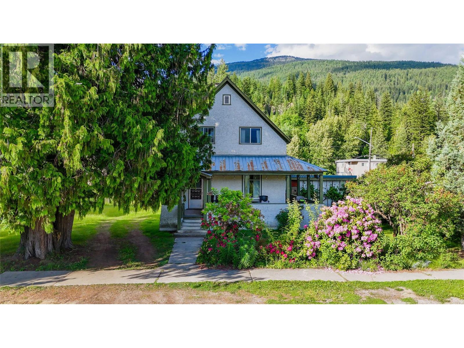 1202 First Street - 27