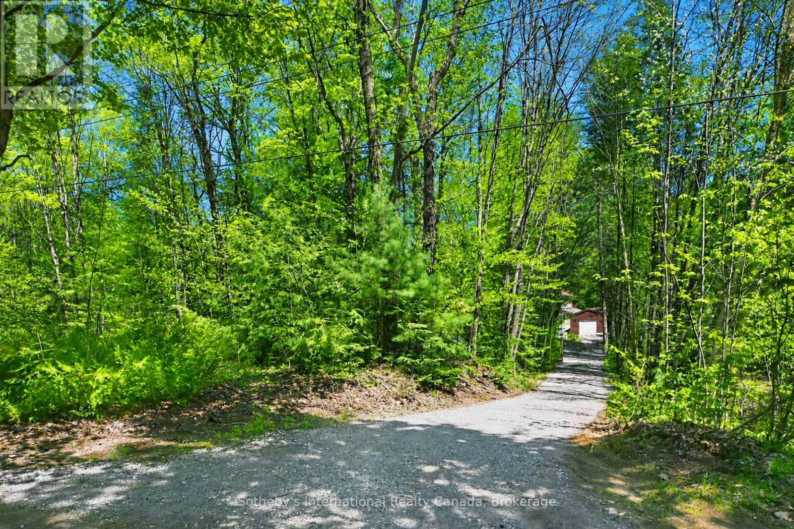 1072 HOLIDAY PARK DRIVE - 33