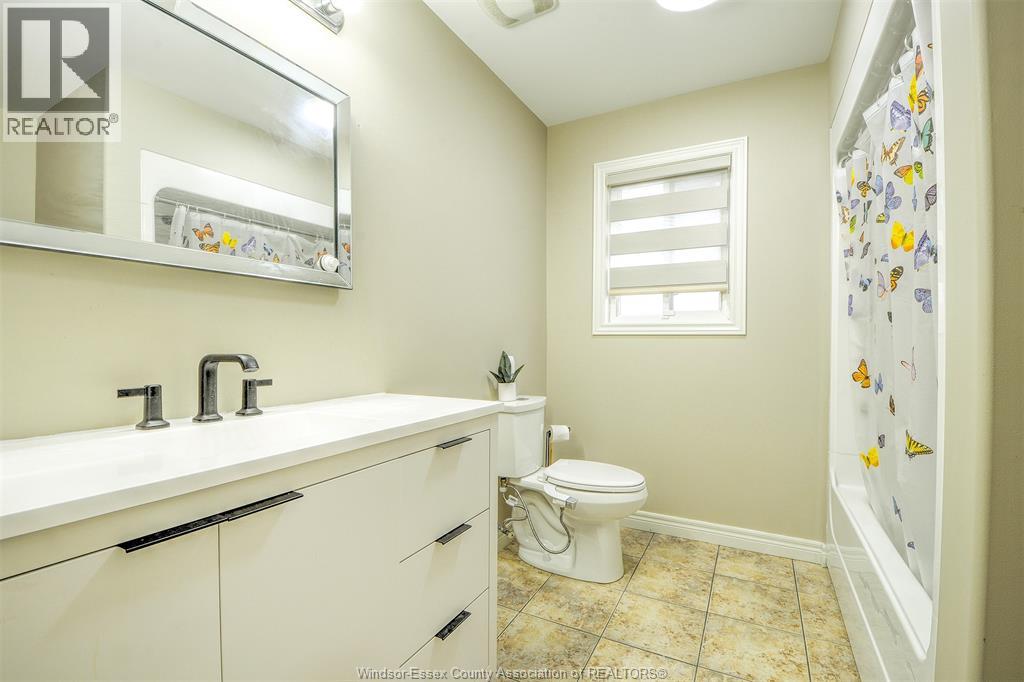 160 BRANTON CRESCENT - 13