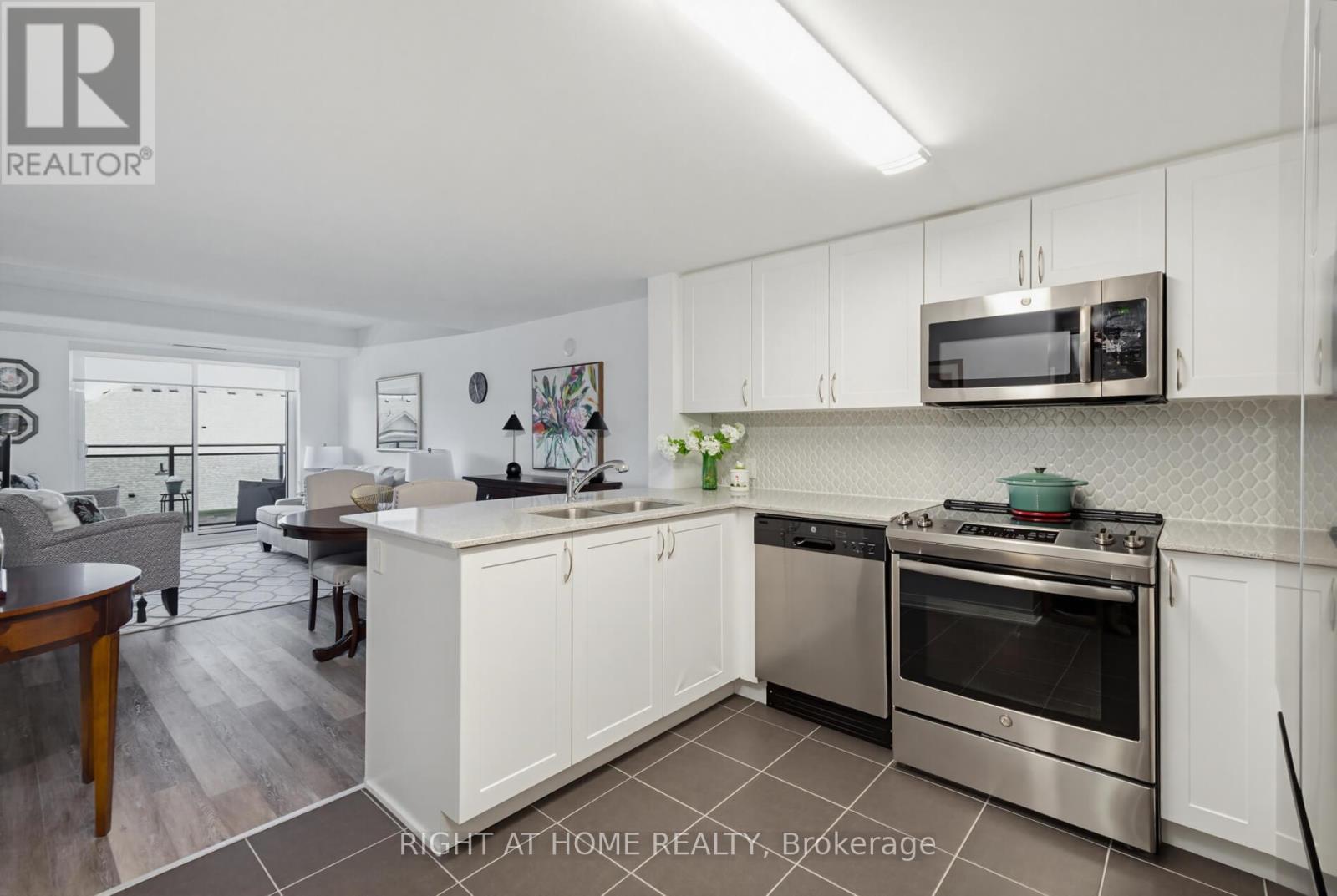 #318 40 VIA ROSEDALE - 6