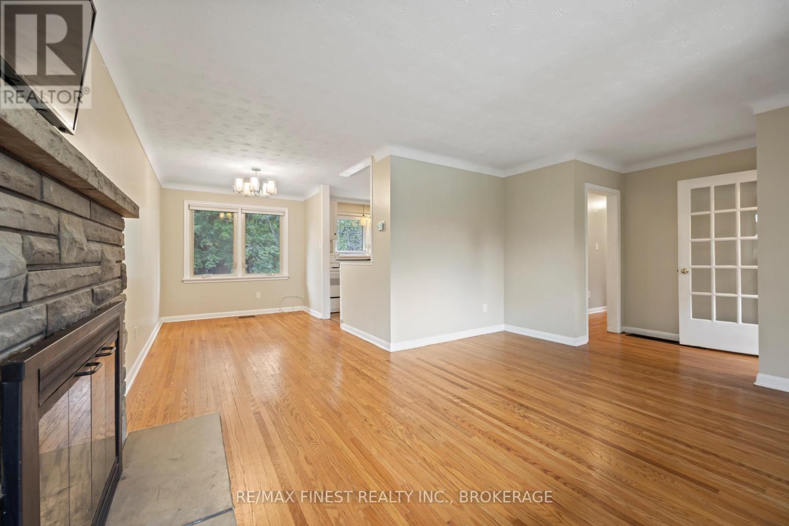 140 LIDDELL CRESCENT - 18
