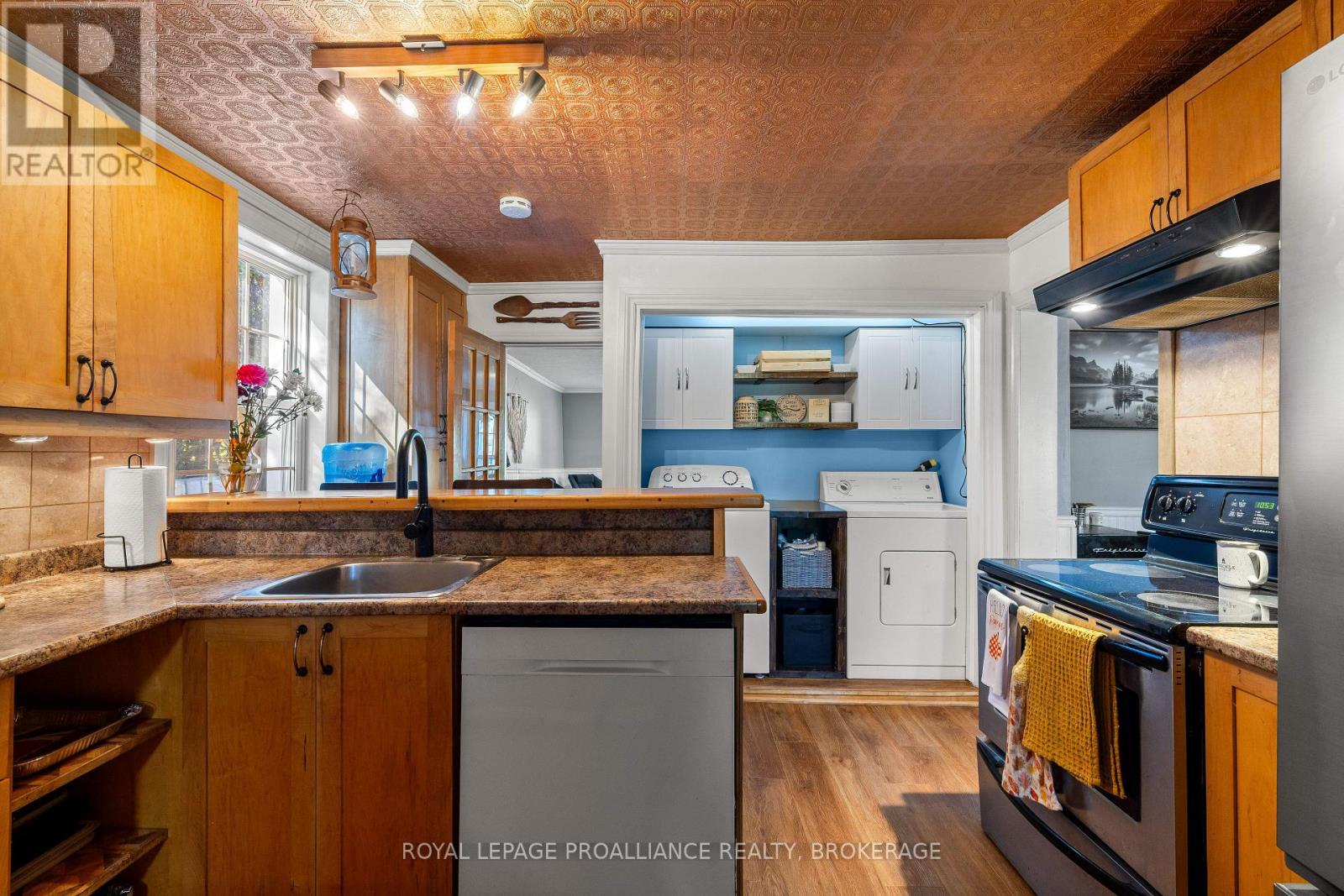 6045 VERONA STREET - 13