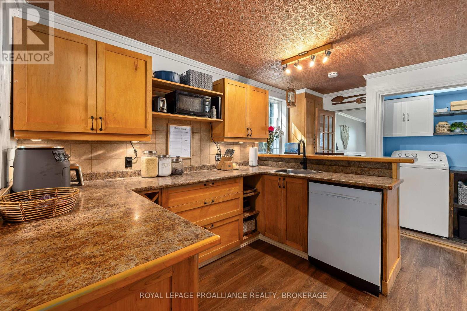 6045 VERONA STREET - 14