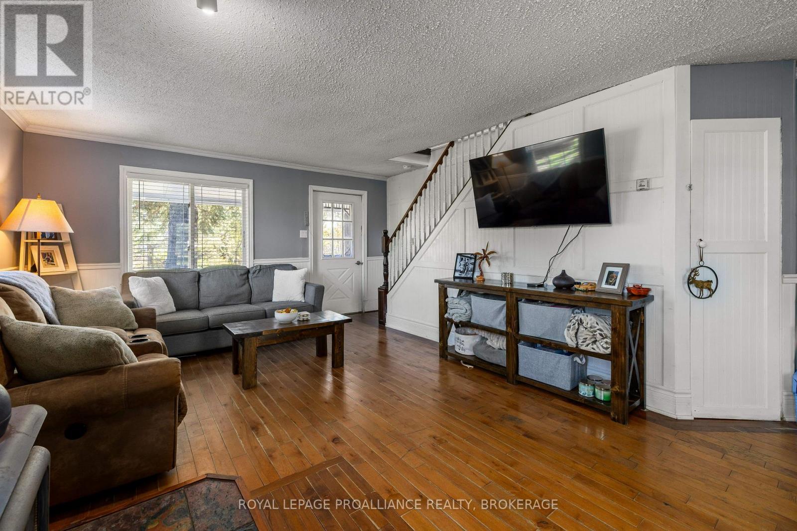 6045 VERONA STREET - 3