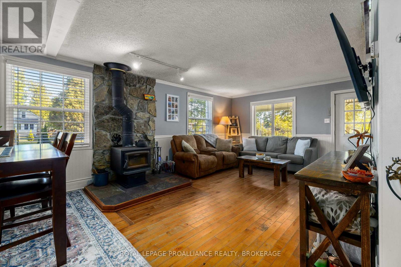 6045 VERONA STREET - 6