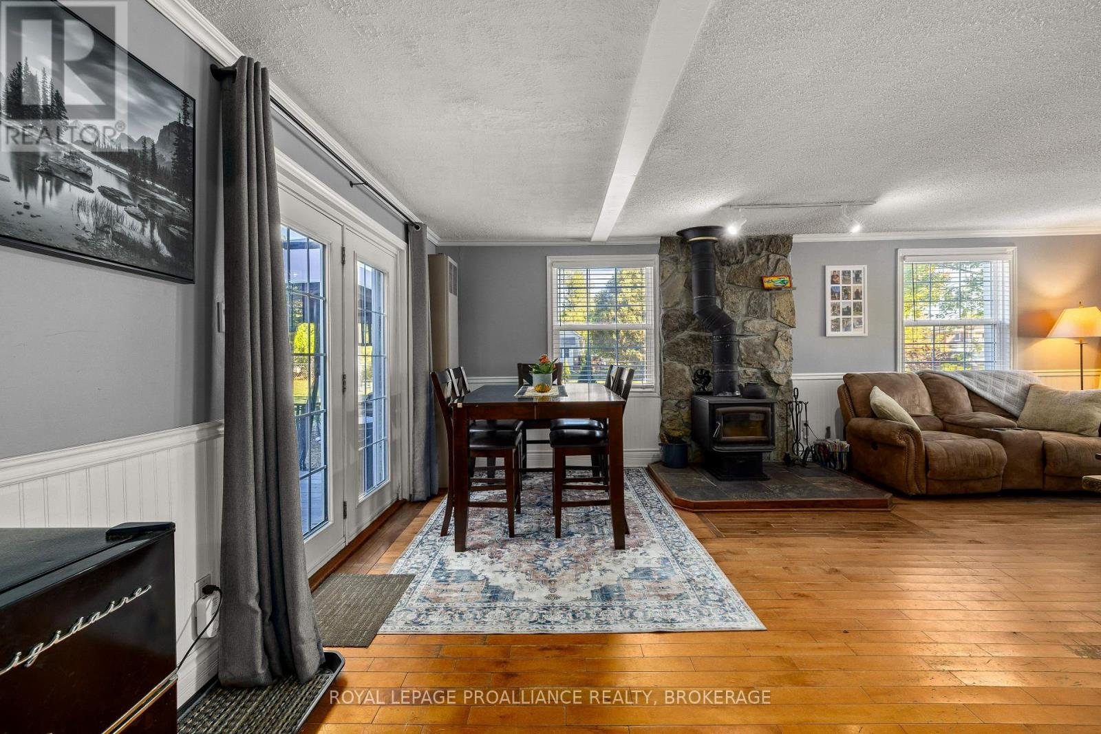 6045 VERONA STREET - 7
