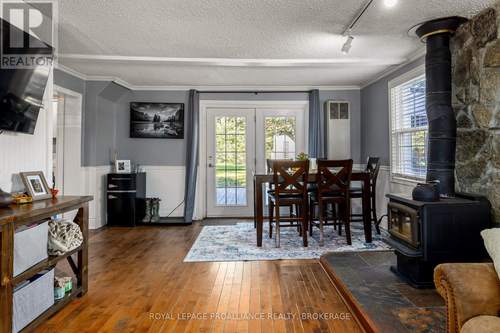 6045 VERONA STREET - 8