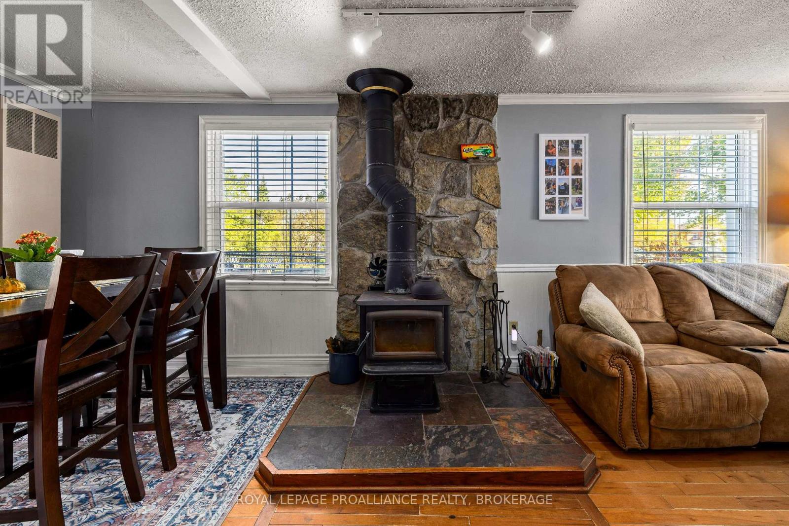 6045 VERONA STREET - 9