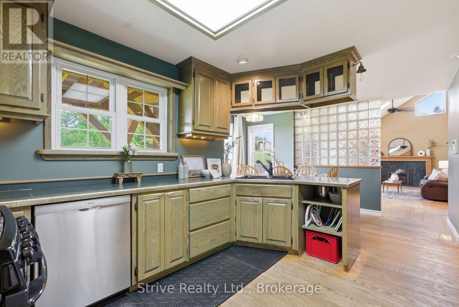 41 GRANDVIEW DRIVE - 11