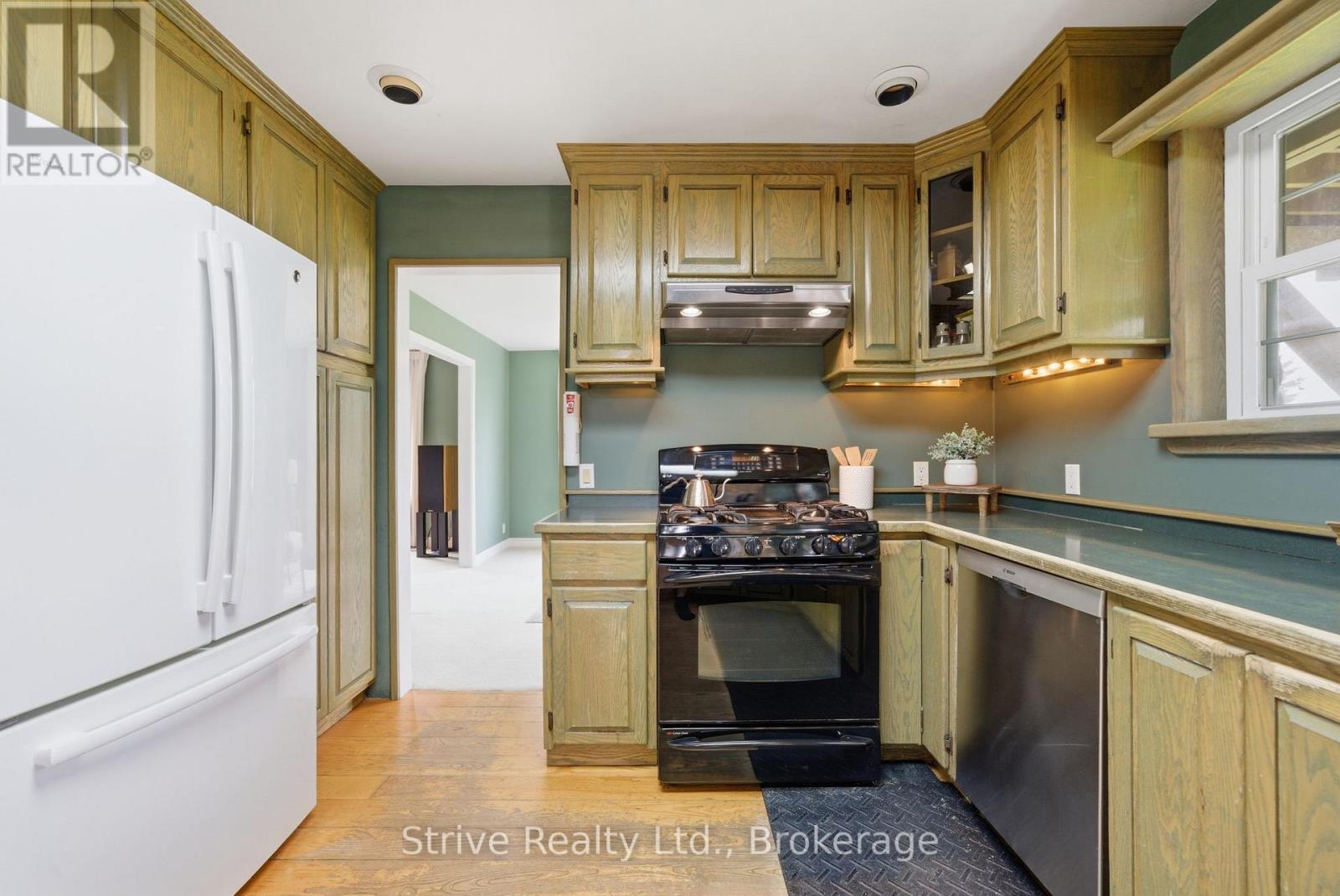 41 GRANDVIEW DRIVE - 12