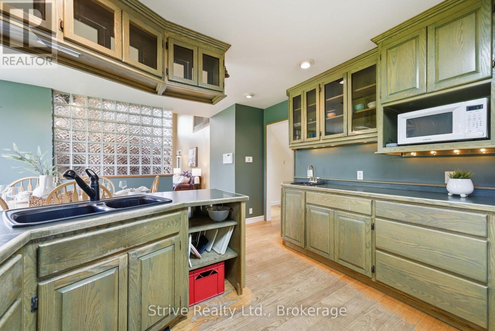 41 GRANDVIEW DRIVE - 13
