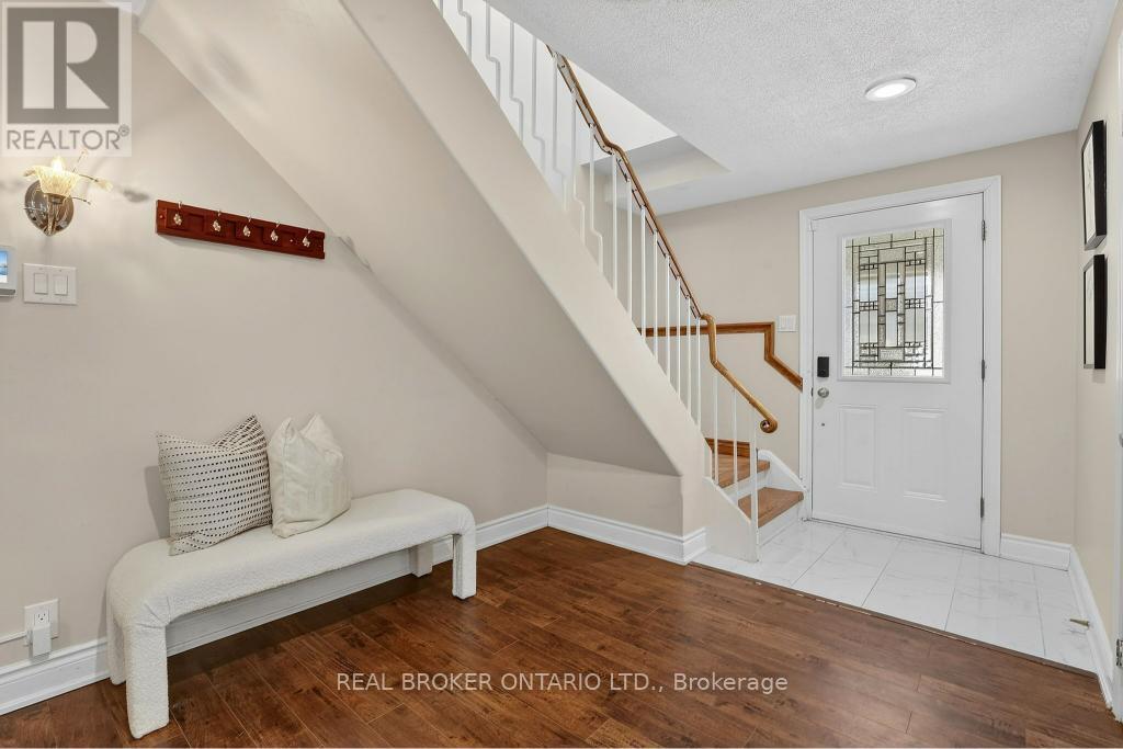 16 OLD CARRIAGE ROAD - 25