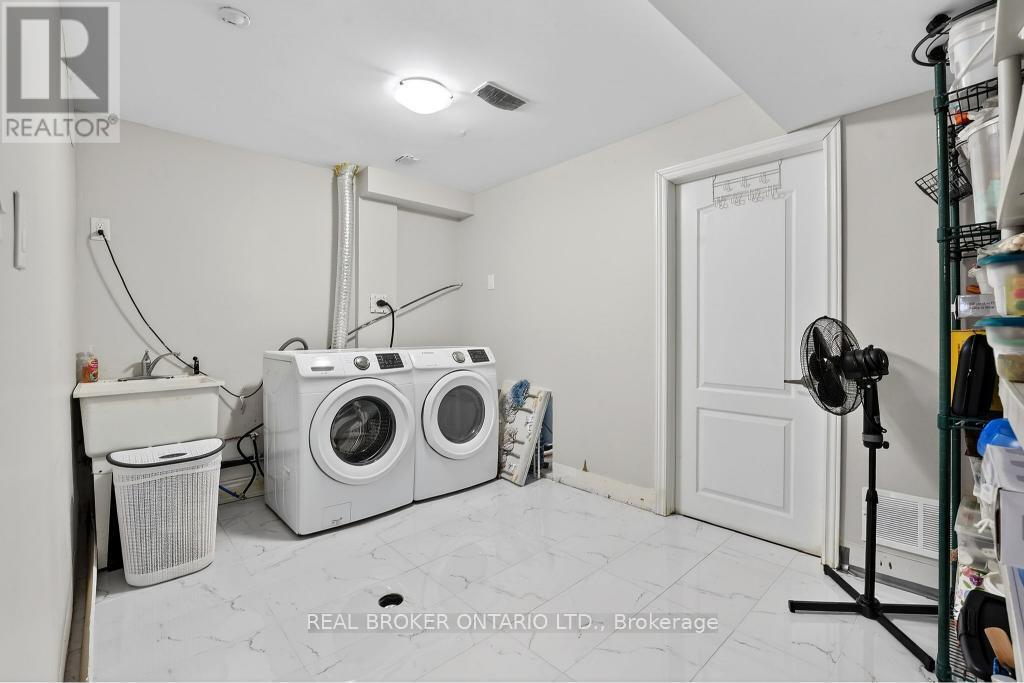 16 OLD CARRIAGE ROAD - 35