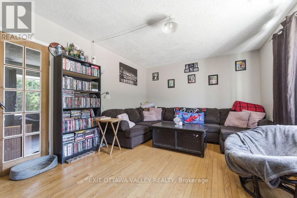 341 CRAIG STREET - 16