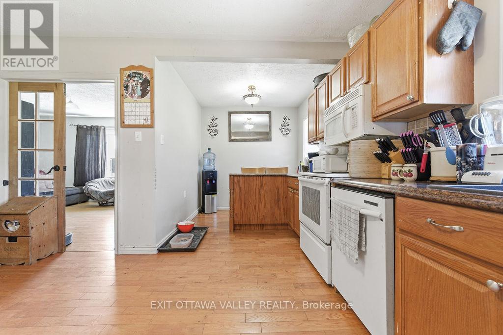 341 CRAIG STREET - 5