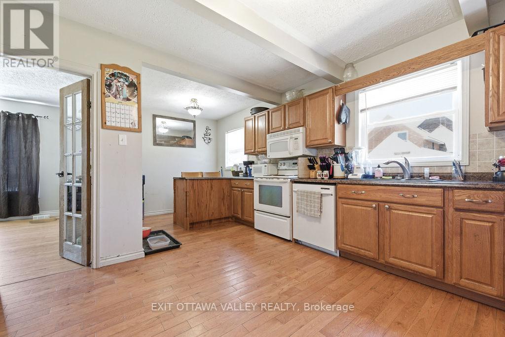 341 CRAIG STREET - 8