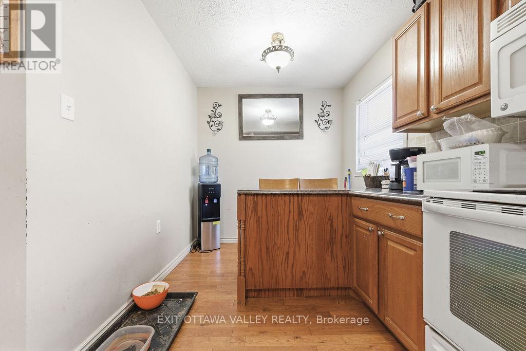 341 CRAIG STREET - 9