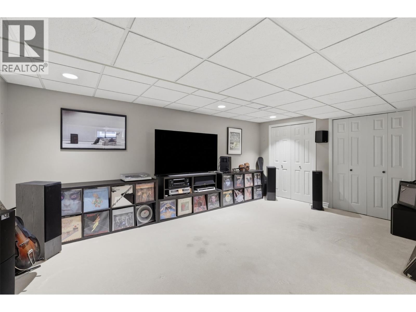 2057 Hampshire Drive - 63
