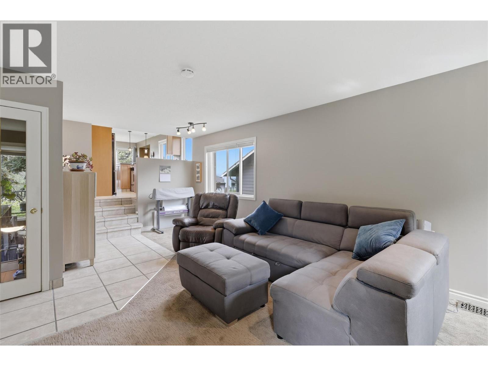 2057 Hampshire Drive - 24
