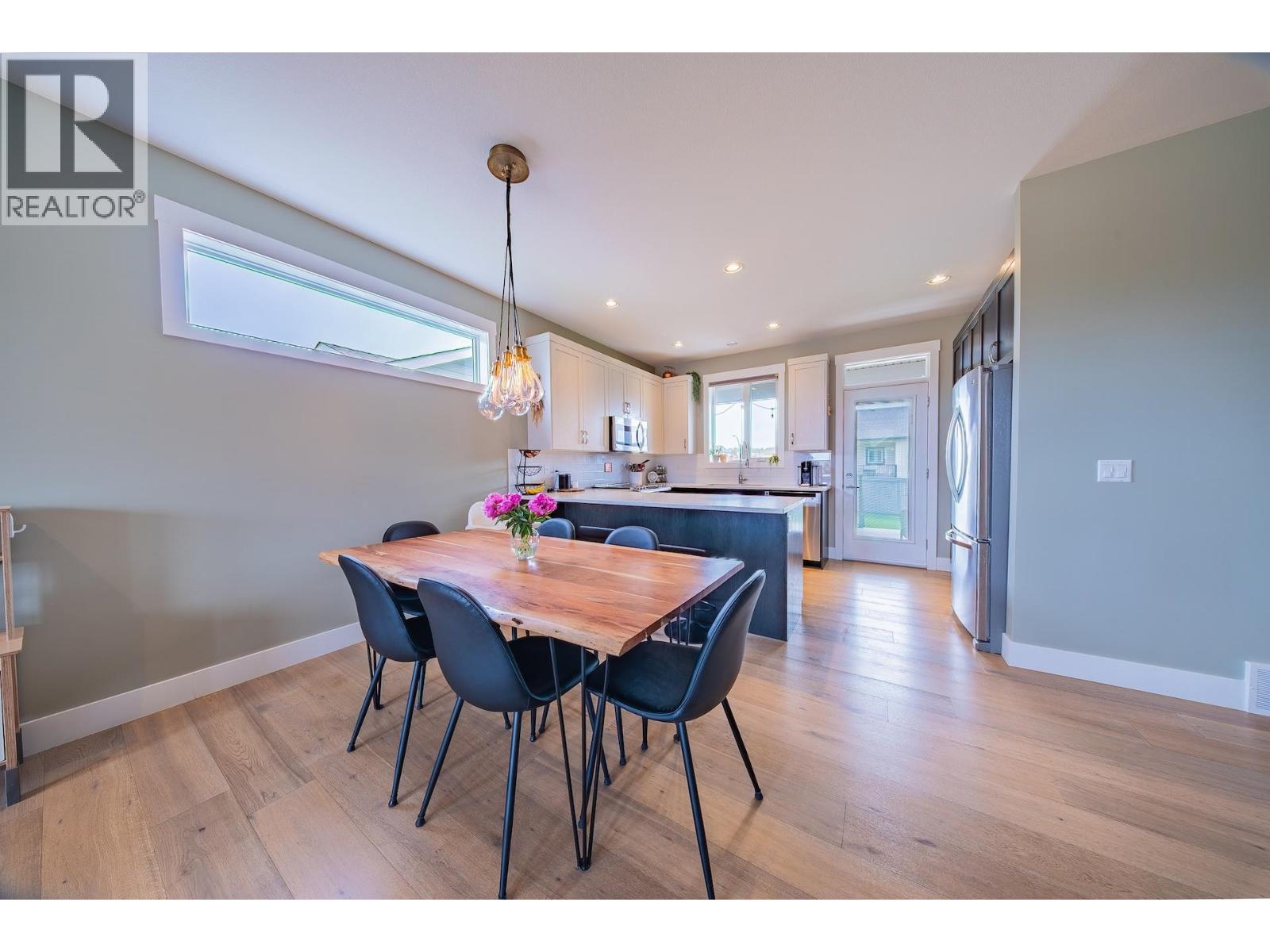 11015 114 AVENUE - 10