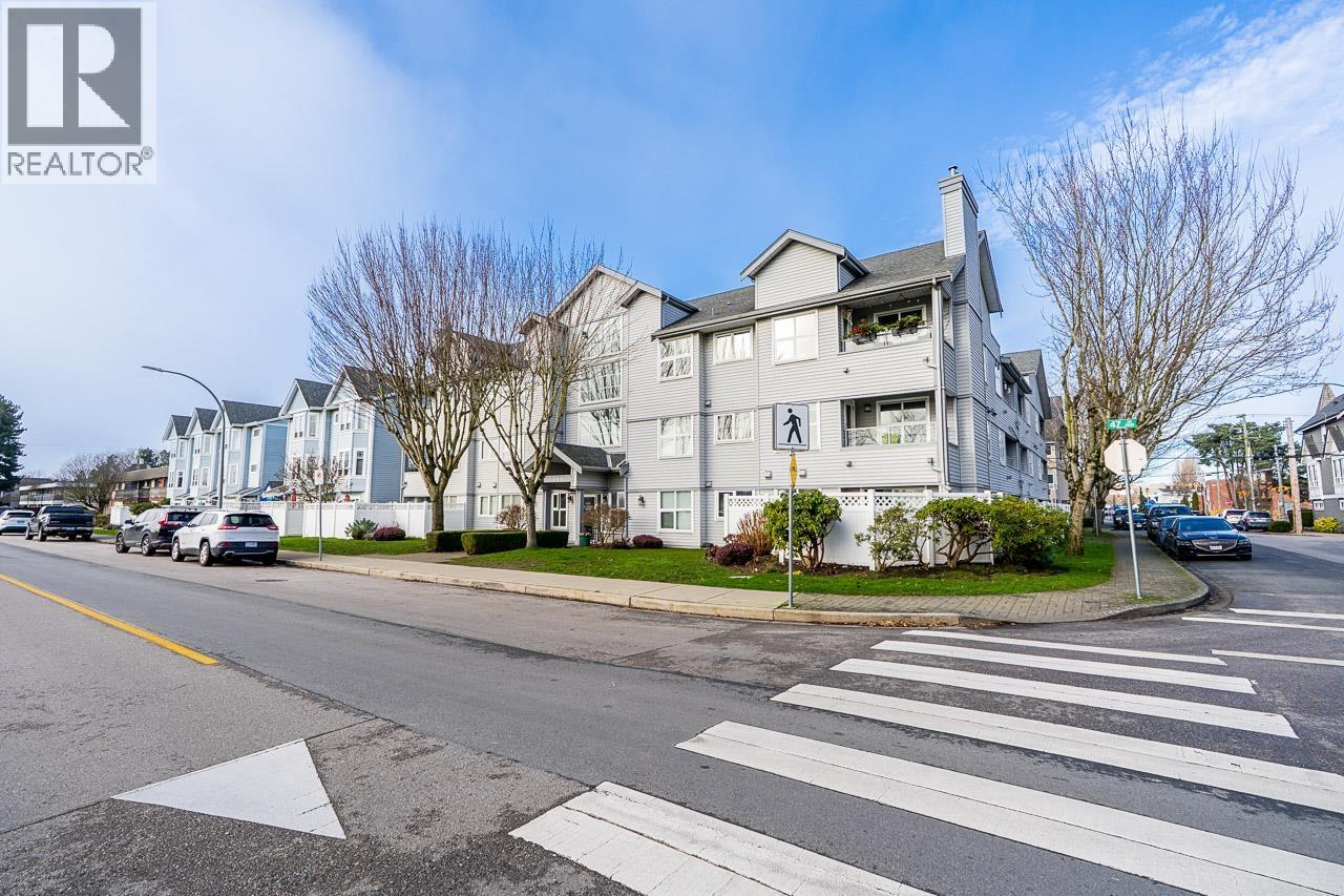 #208-4989 47 Avenue, Ladner