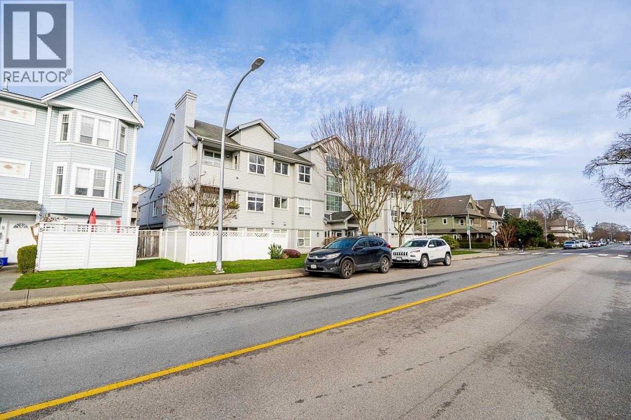 #208-4989 47 Avenue, Ladner