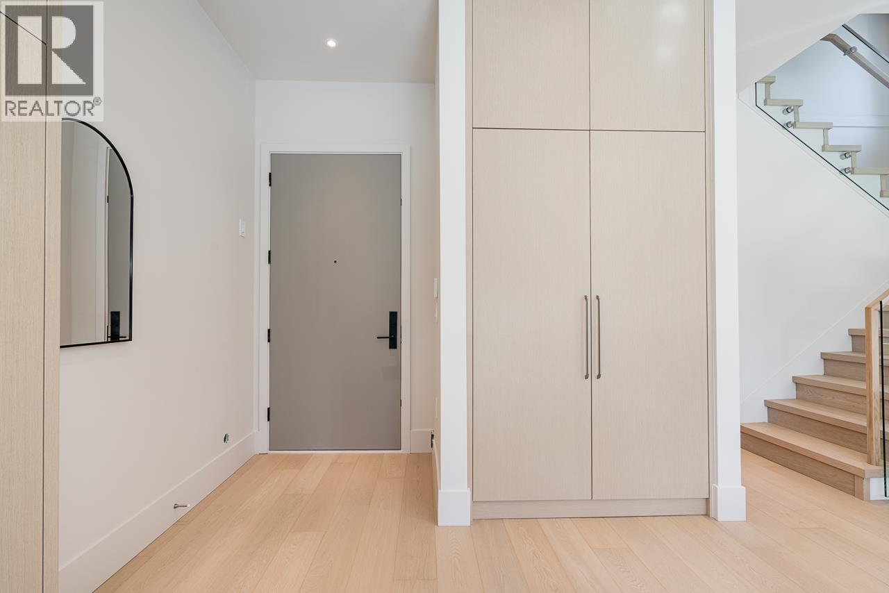 2 372 S EAST 37TH AVENUE — photo 3