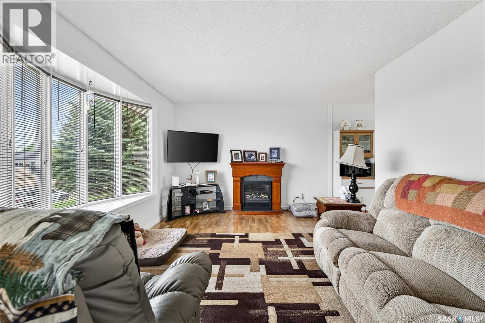 1031 Ross STREET E — photo 12