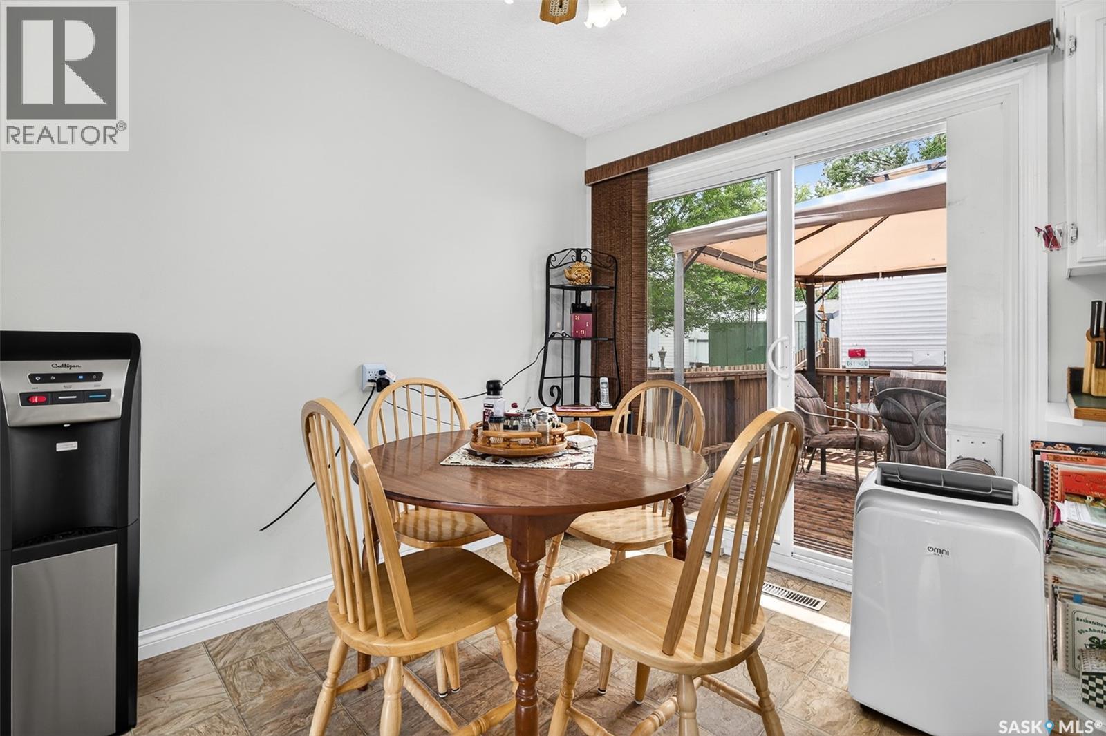 1031 Ross STREET E — photo 17