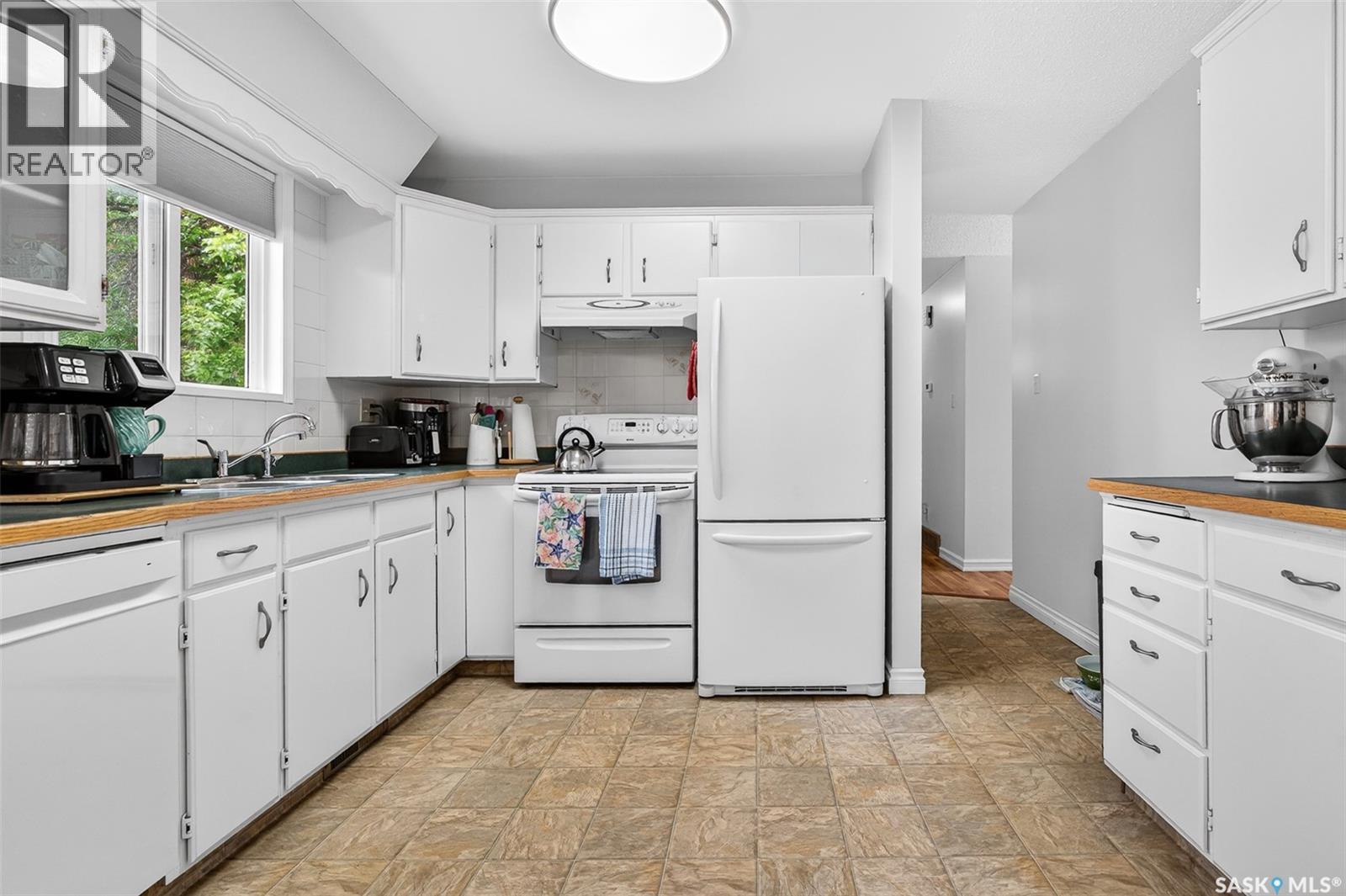 1031 Ross STREET E — photo 18