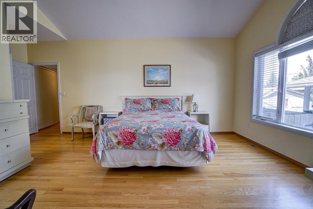 224 52 Avenue W - 28