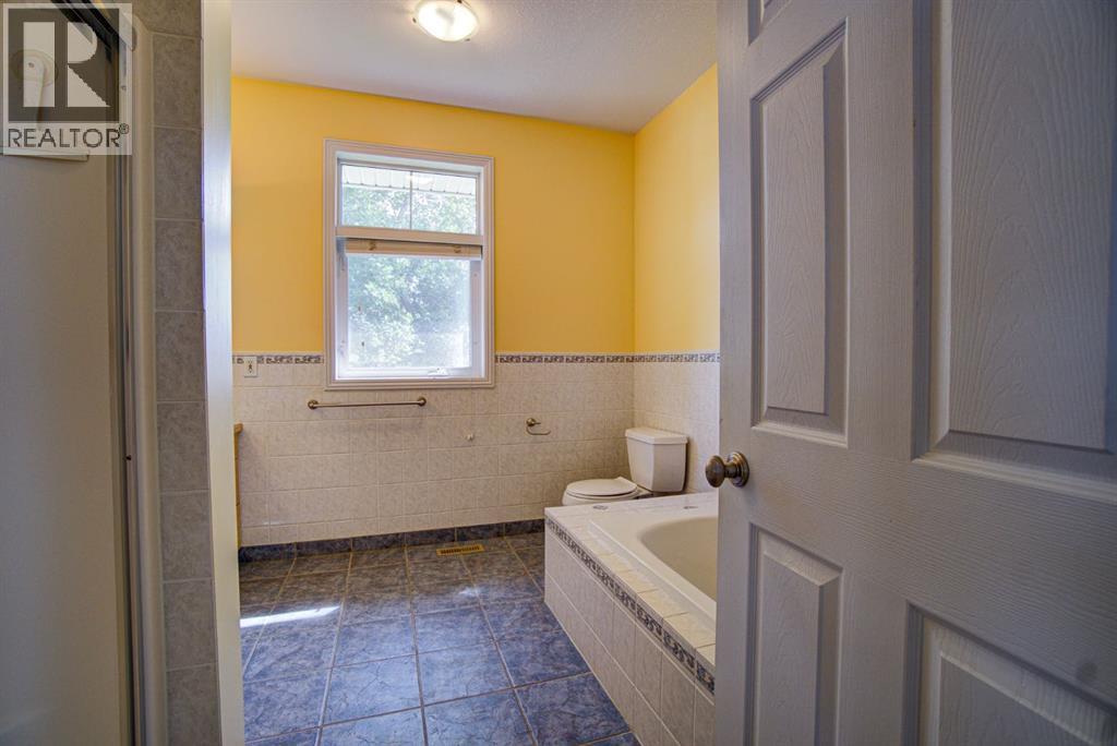 224 52 Avenue W - 31