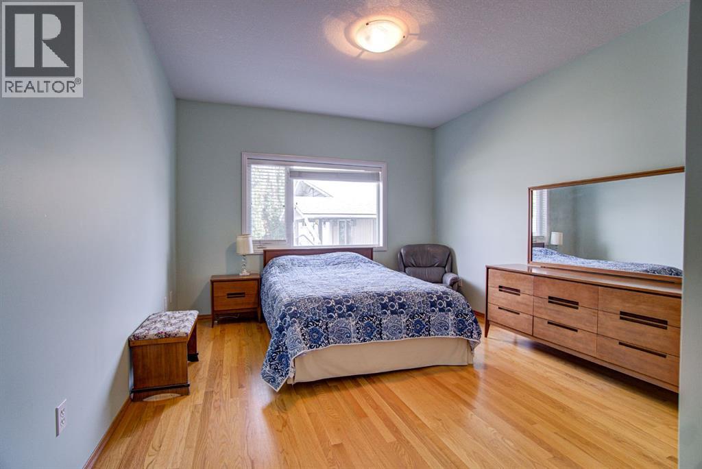 224 52 Avenue W - 24