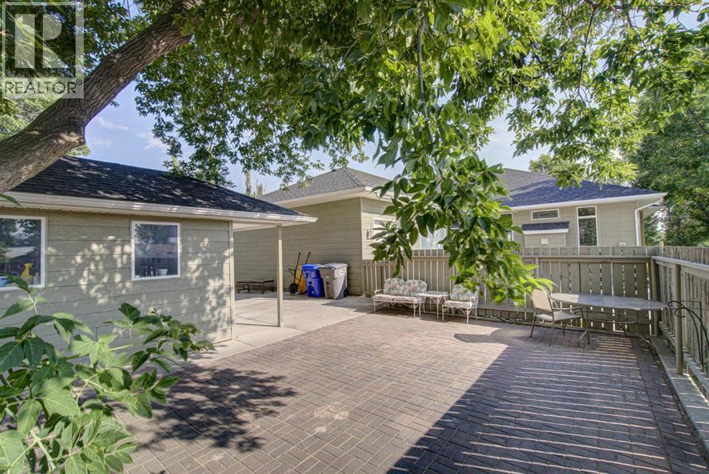 224 52 Avenue W - 44