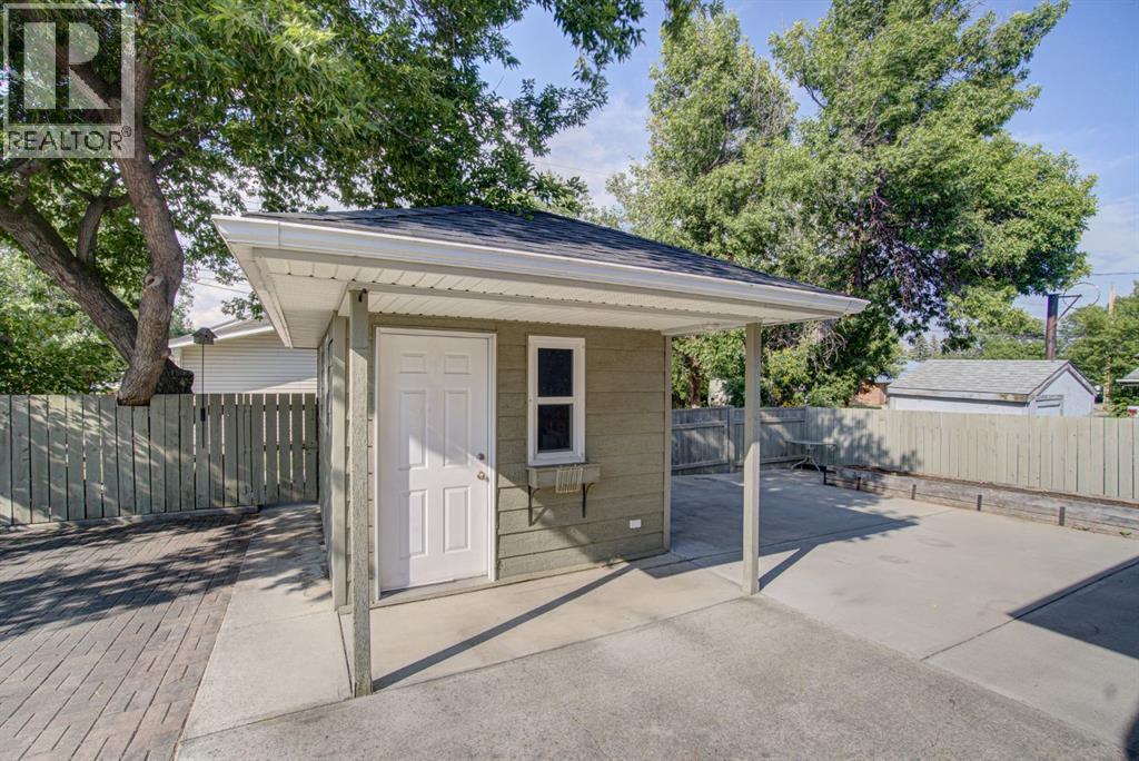 224 52 Avenue W - 43