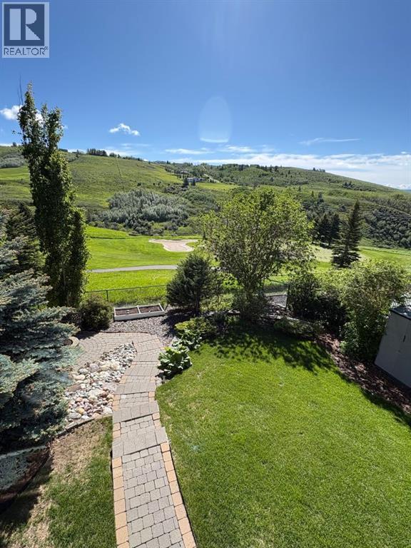 Acreage Style View in Town!