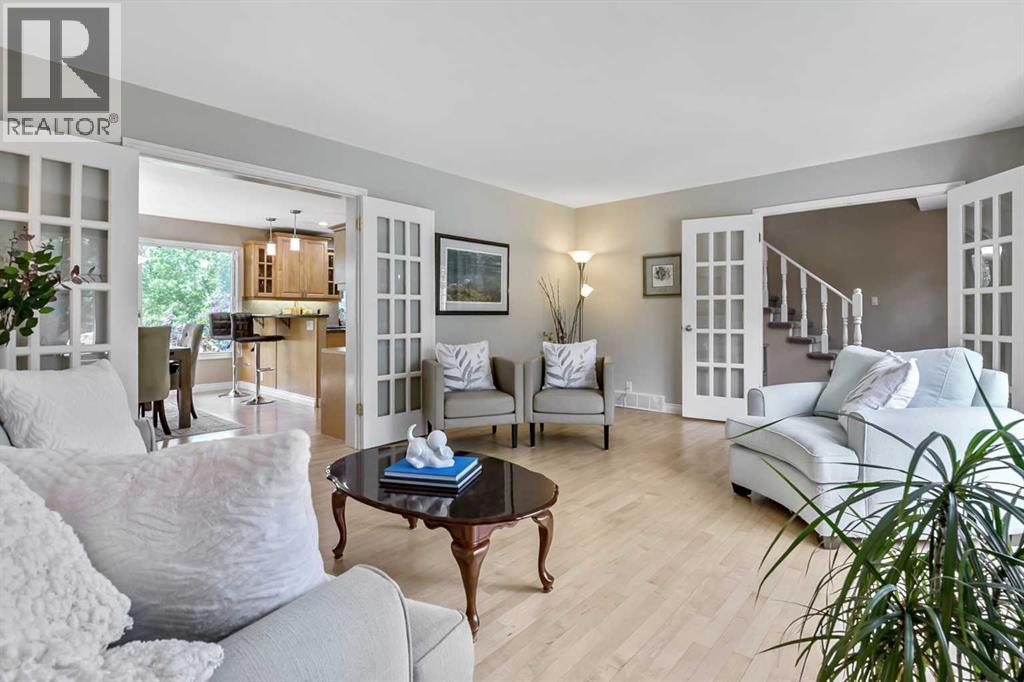 39 Canova Close SW — photo 6