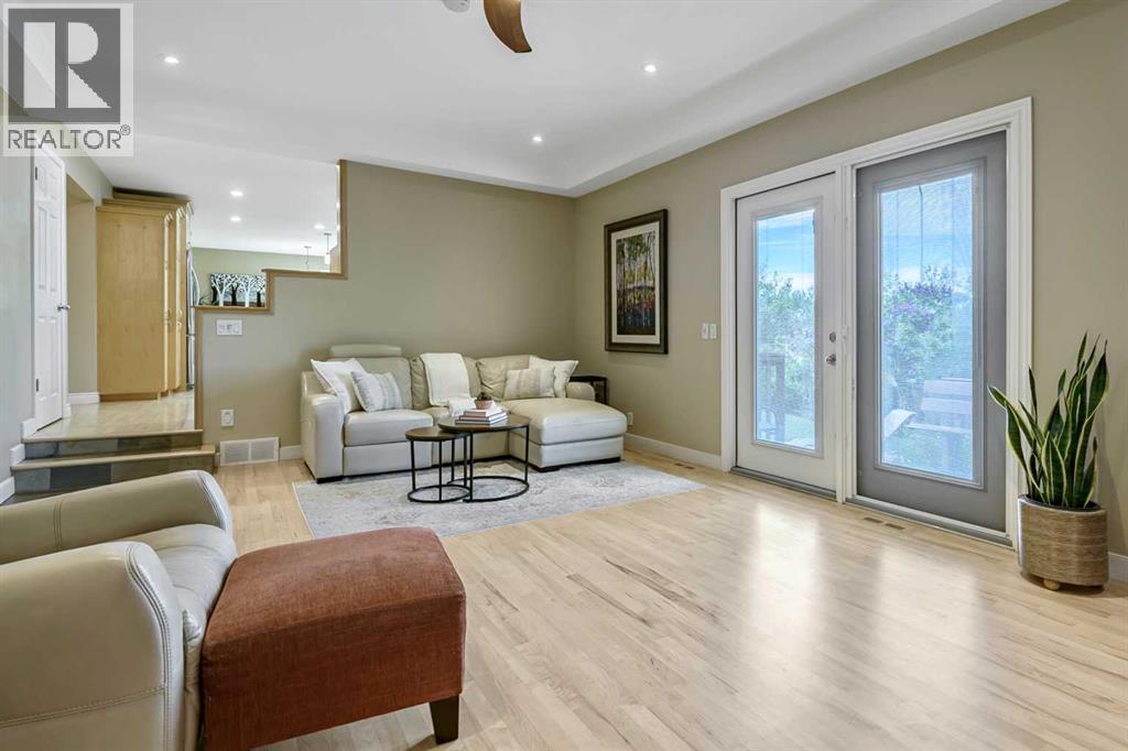 39 Canova Close SW — photo 13