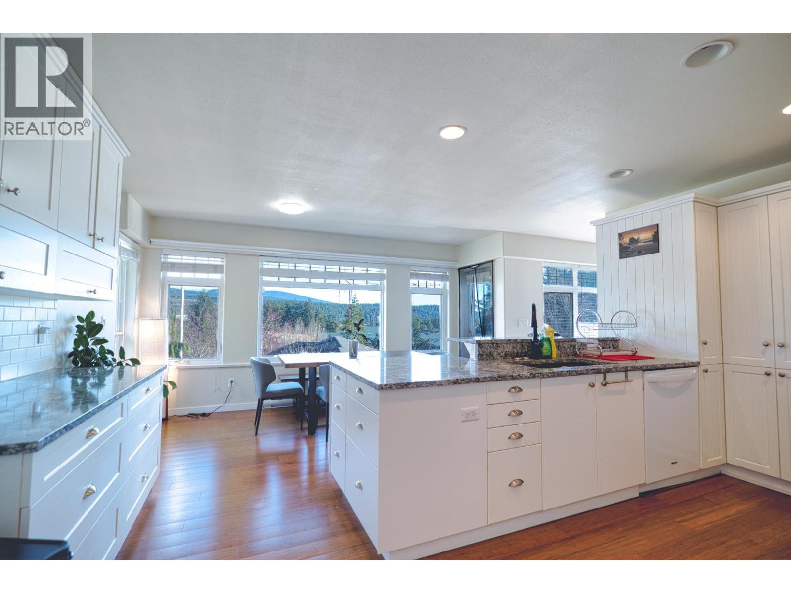 5599 MEDUSA PLACE, Sechelt